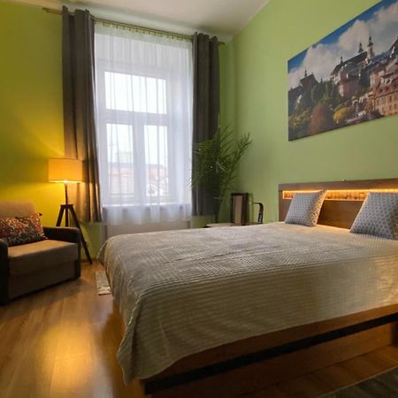 Lublinbnb - Exclusive Family Apartment ------ In The Heart Of Lublin -------------------------------- Bedroom & Living Room & Kitchen Kültér fotó