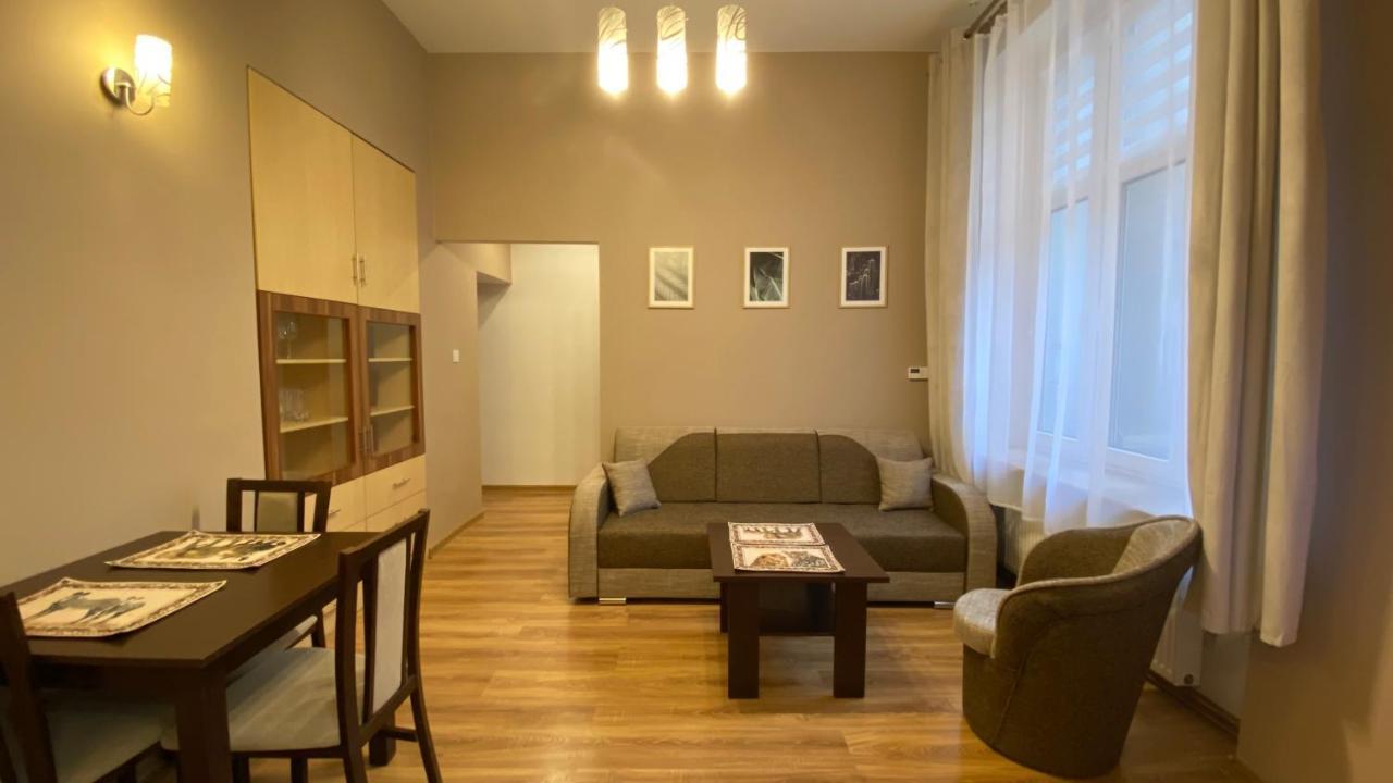 Lublinbnb --- Zolnierzy Niepodleglej 7 --- Centrum , Plac Litewski --- Swiezo Po Remoncie Apartman Kültér fotó