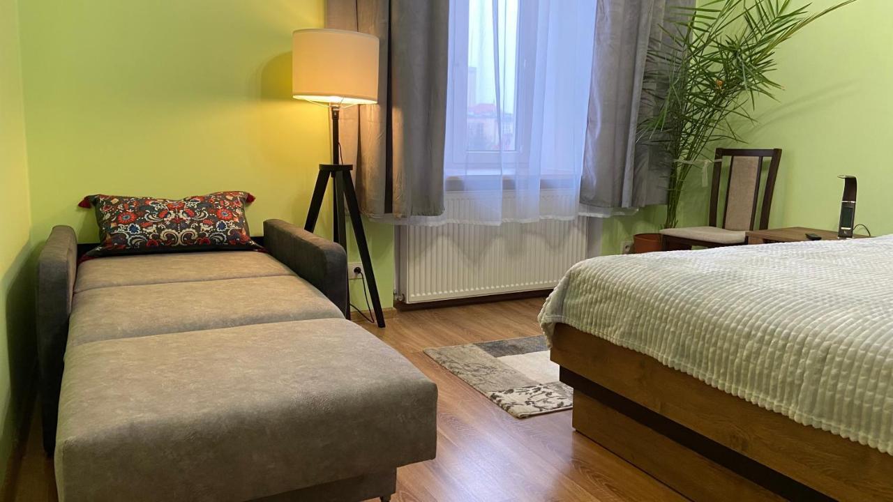 Lublinbnb - Exclusive Family Apartment ------ In The Heart Of Lublin -------------------------------- Bedroom & Living Room & Kitchen Kültér fotó